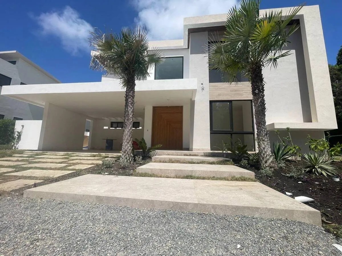 villa de 6 suites con piscina y jardín privado